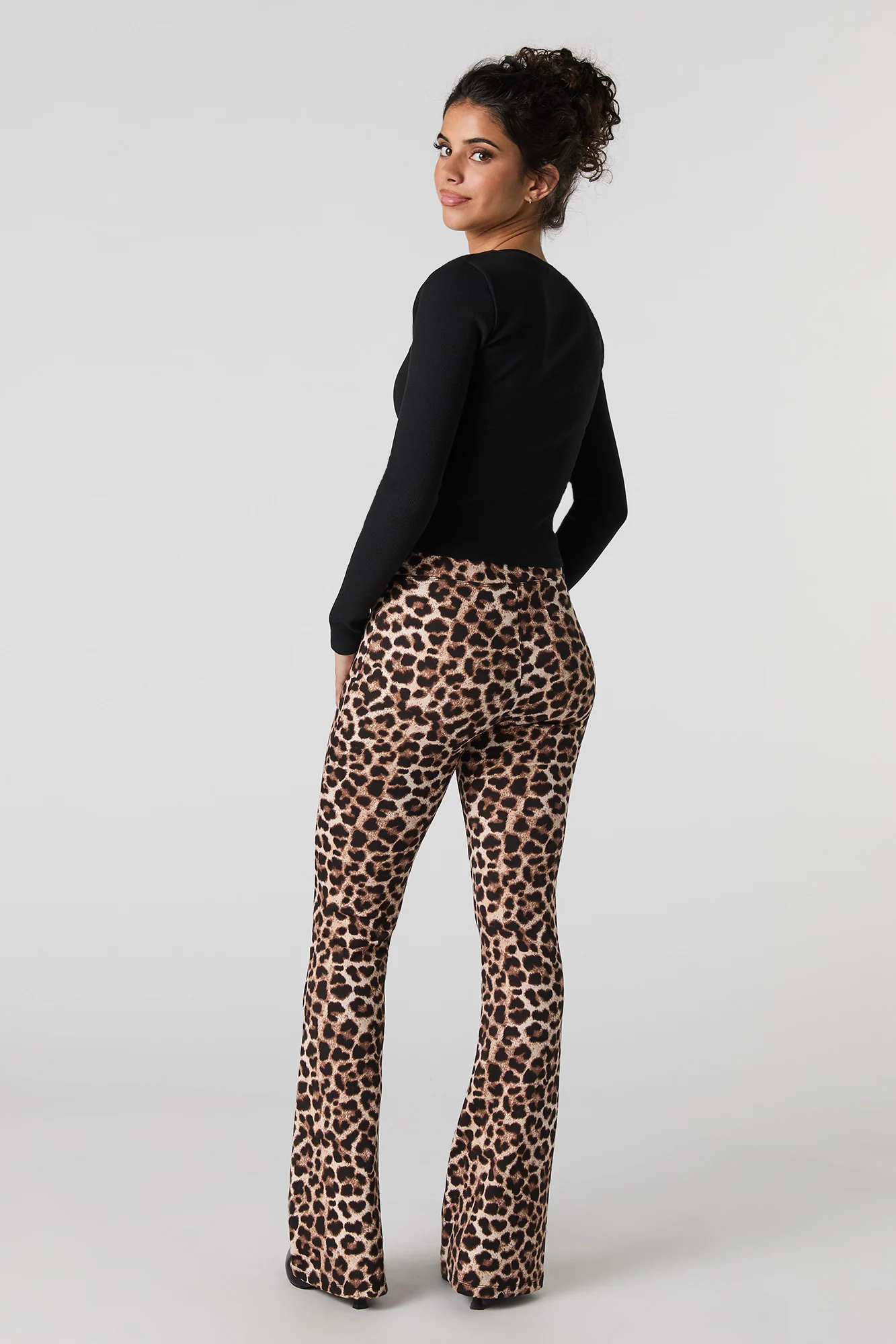 Pantalon évasé doux imprimé à taille repliée - Image 3