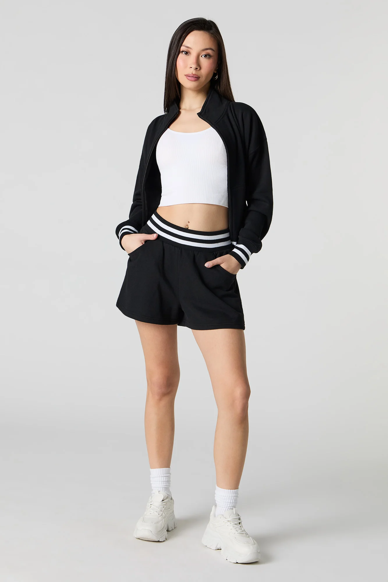 Short Active en molleton avec bande de taille rayée - Image 3