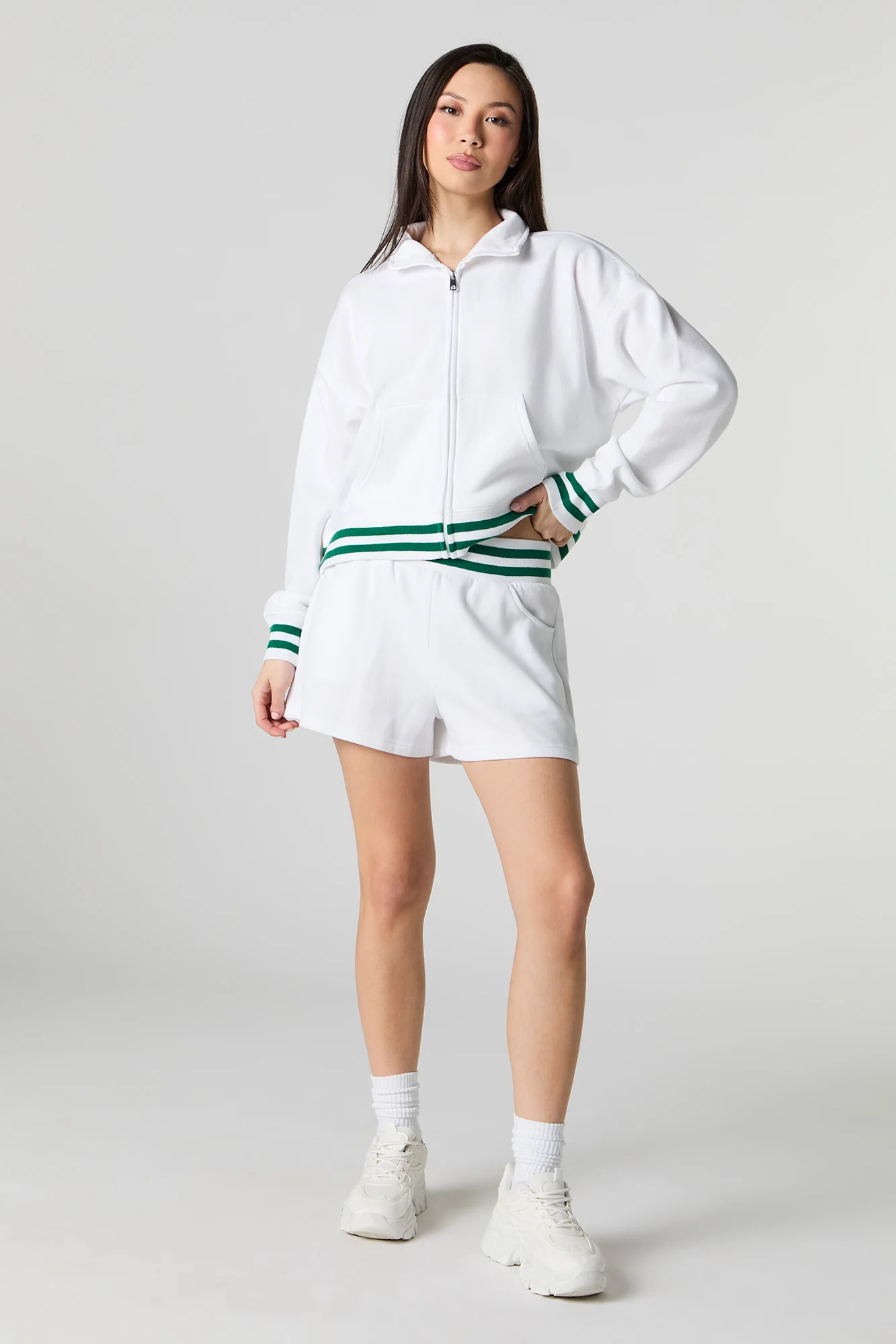 Short Active en molleton avec bande de taille rayée - Image 6