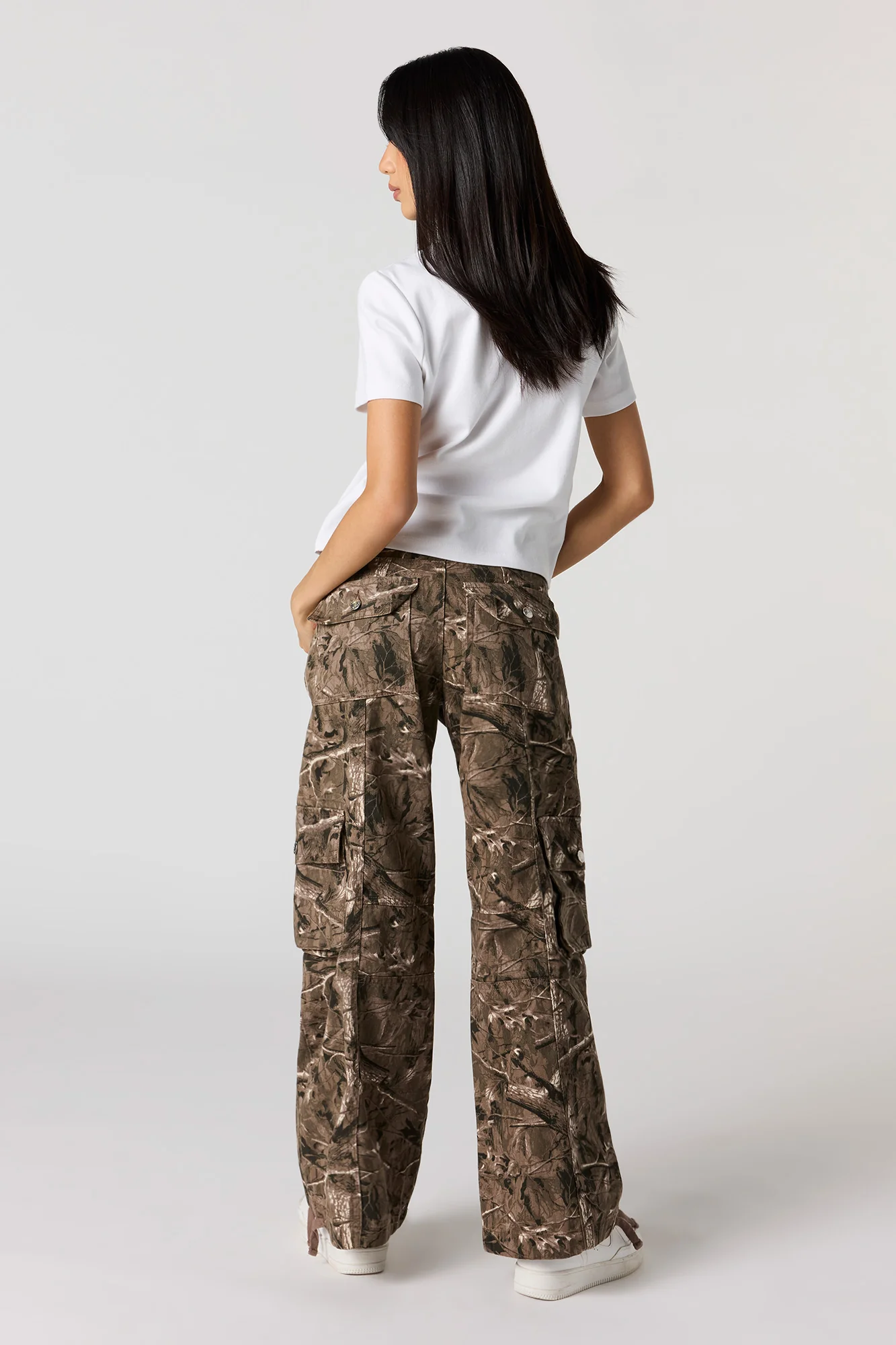 Low Rise Baggy Cargo Pant - Image 12