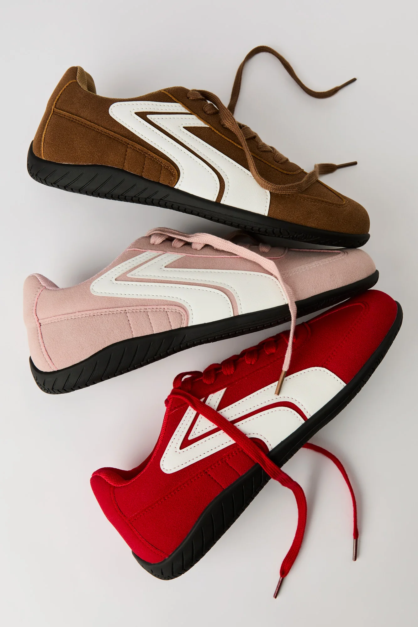 Retro Sneaker - Image 5