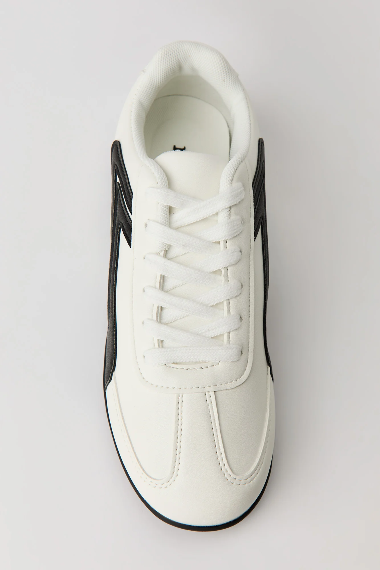 Retro Sneaker - Image 13