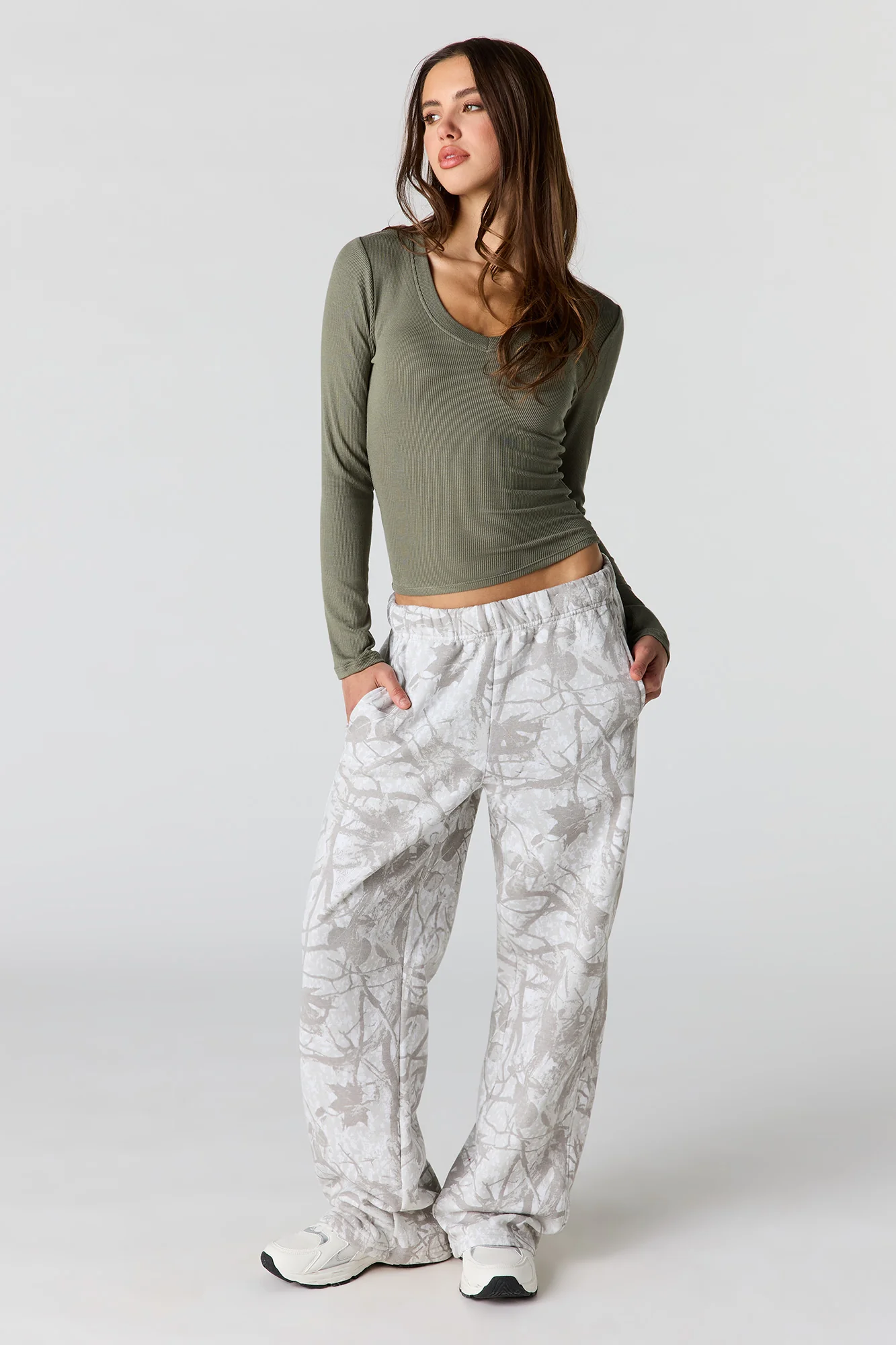 Ribbed V-Neck Long Sleeve Top - Image 18