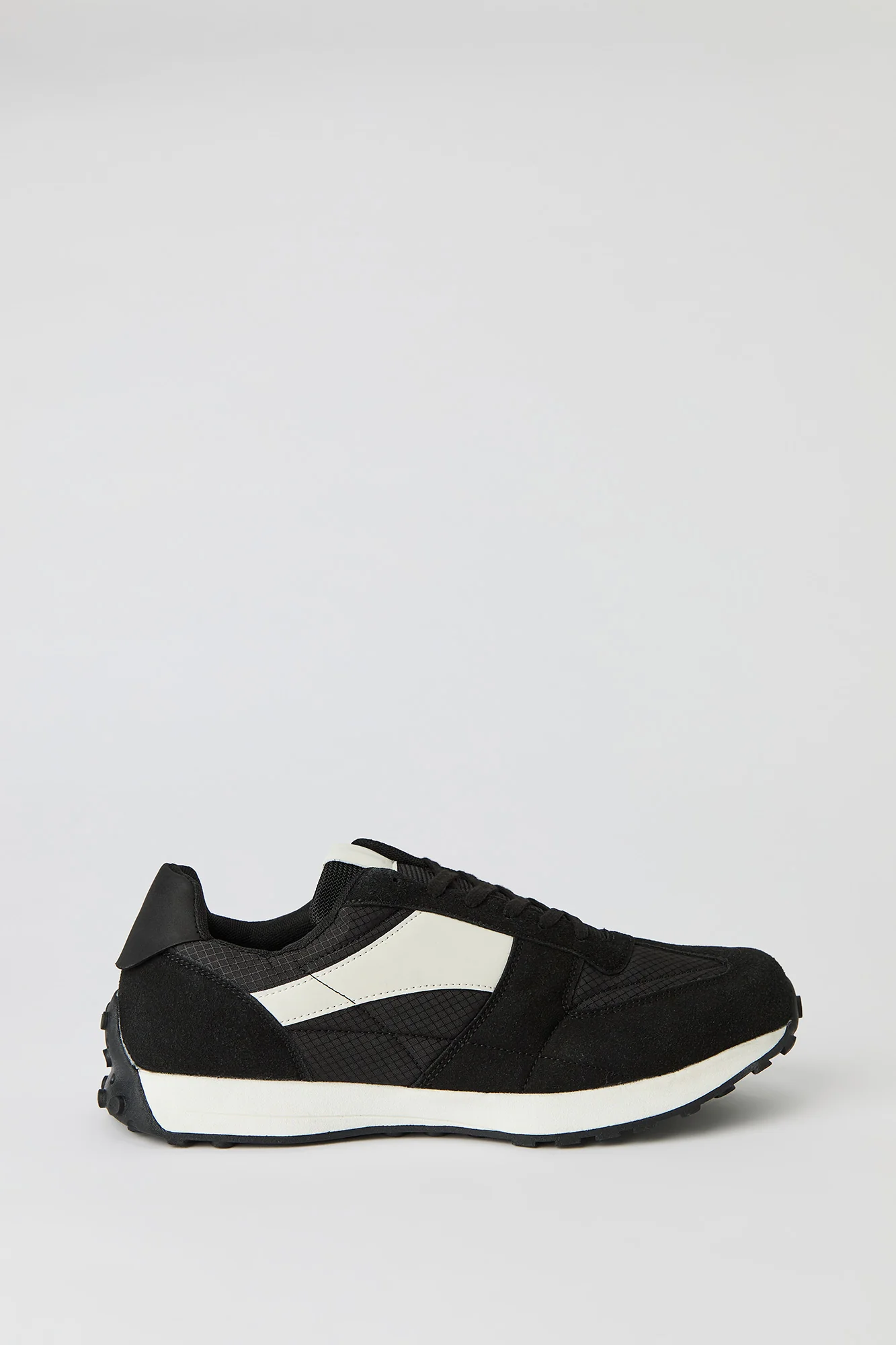 Colourblock Tread Sole Sneaker - Image 14