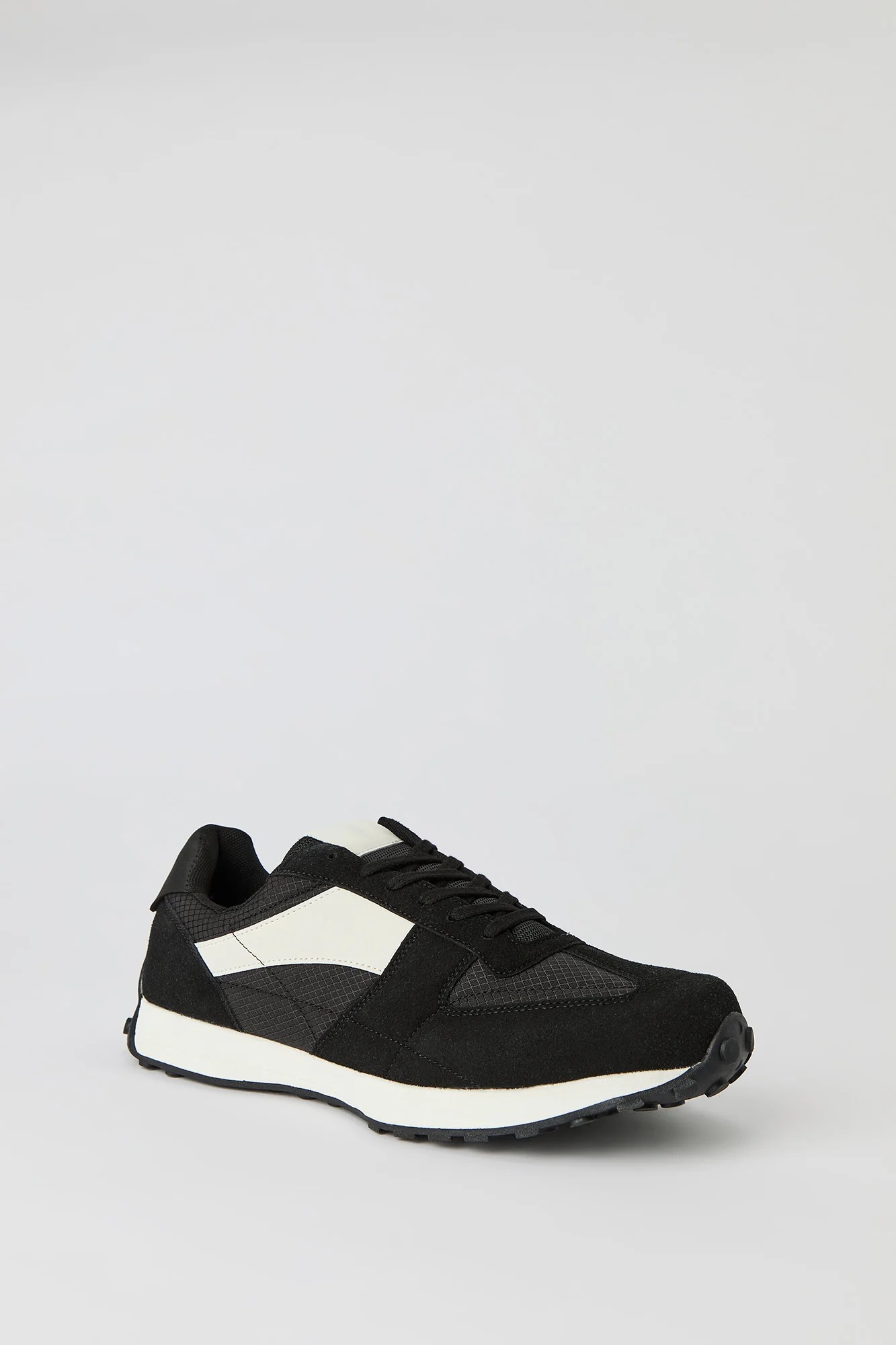 Colourblock Tread Sole Sneaker - Image 15