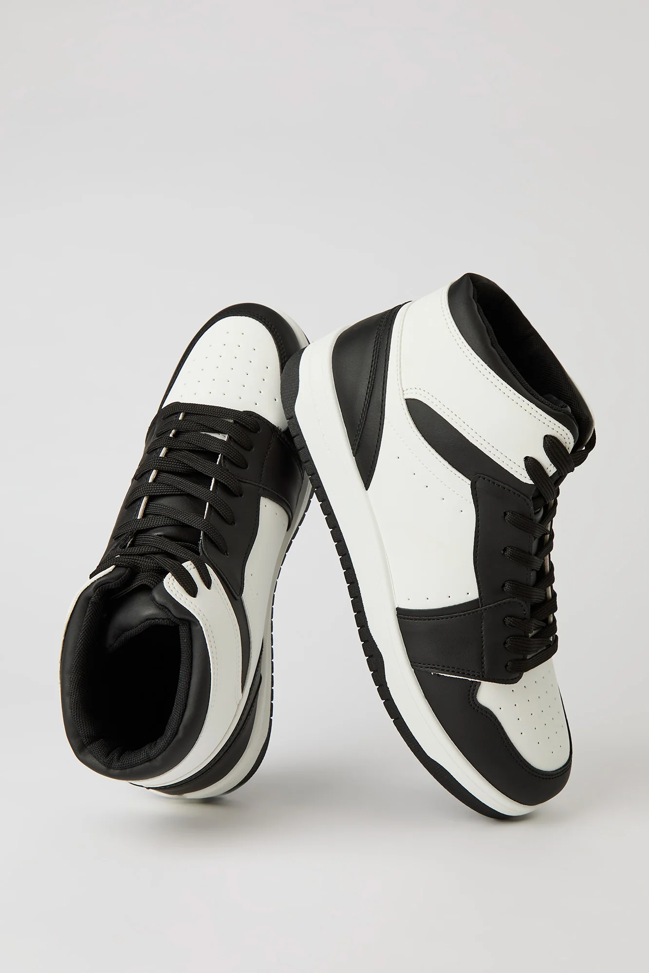 High Top Sneaker - Image 4