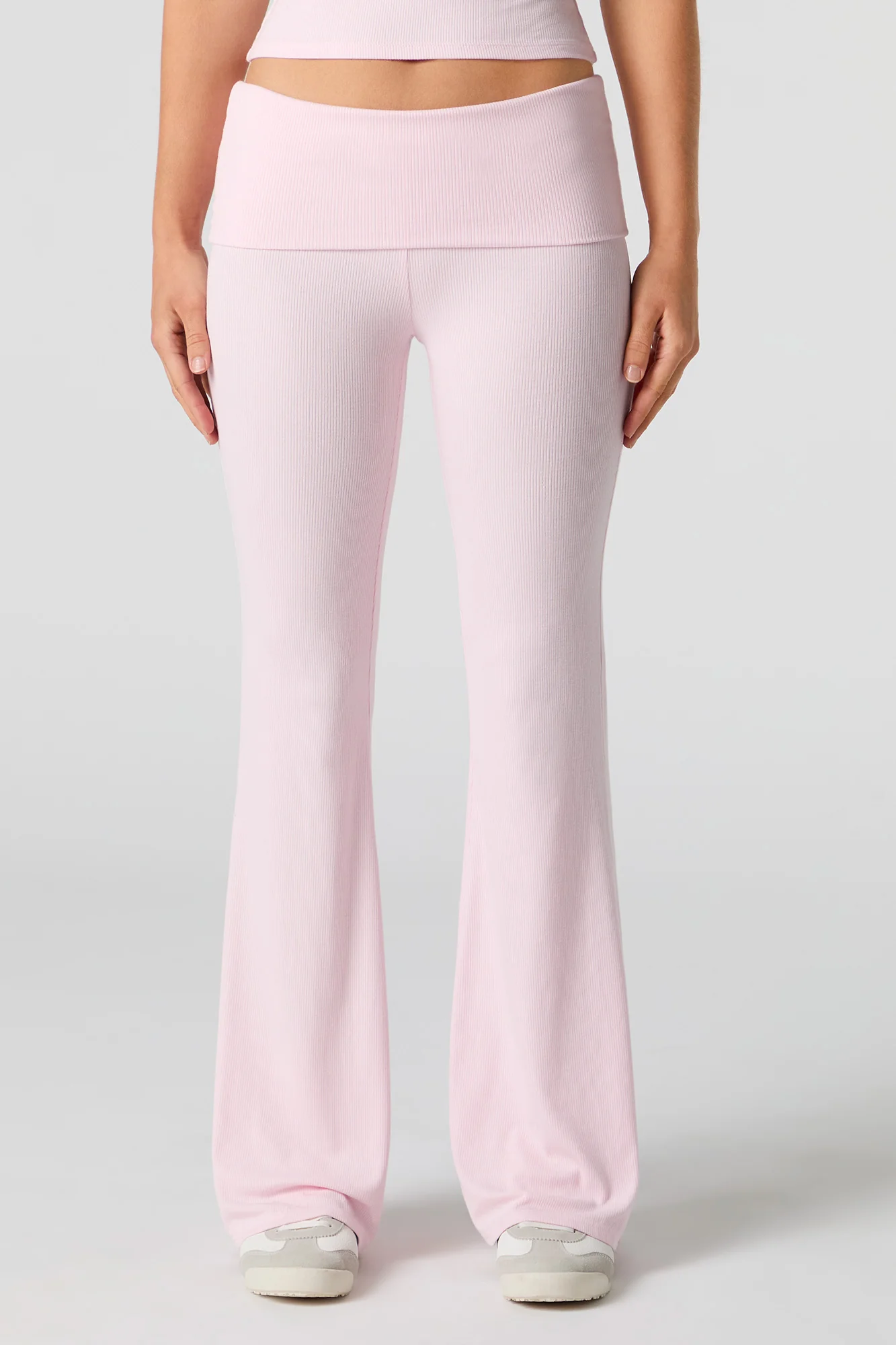 Pantalon côtelé à jambe évasée avec taille pliée - Image 2