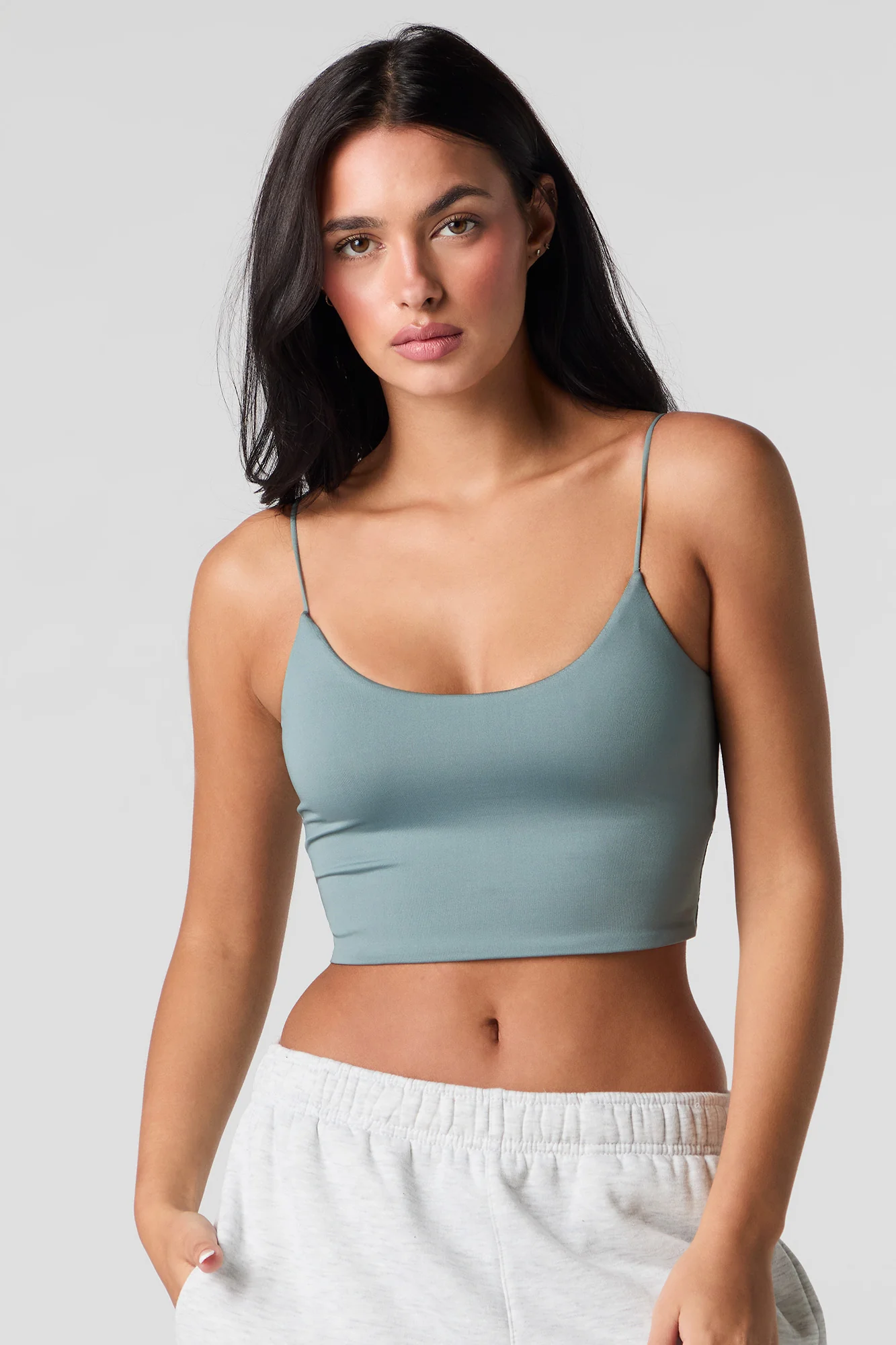 Camisole profilée courte à fines bretelles - Image 16