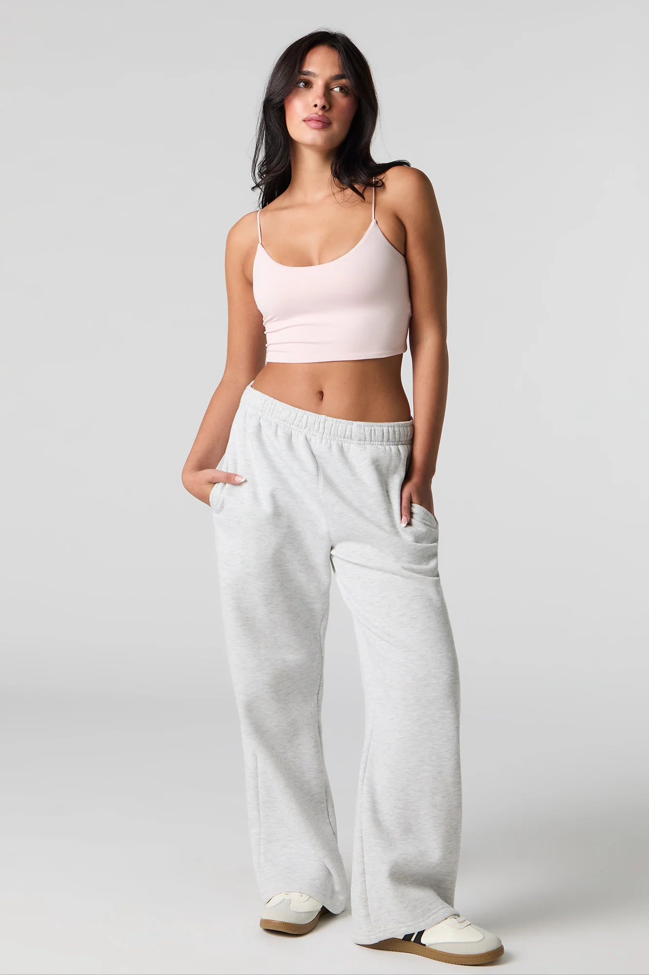 Camisole profilée courte à fines bretelles - Image 21