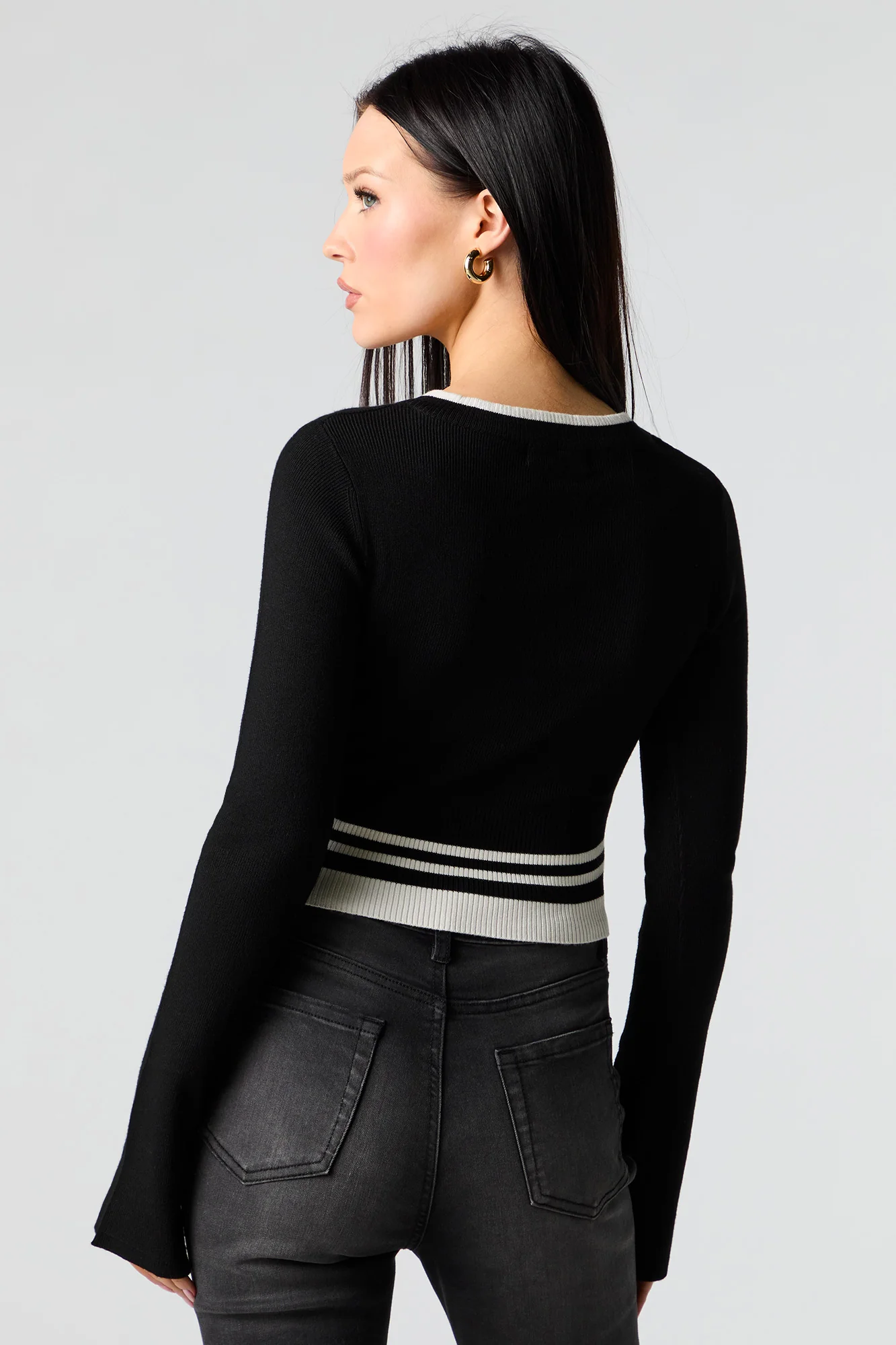 Ribbed Knit V-Neck Cropped Sweater - Image 5
