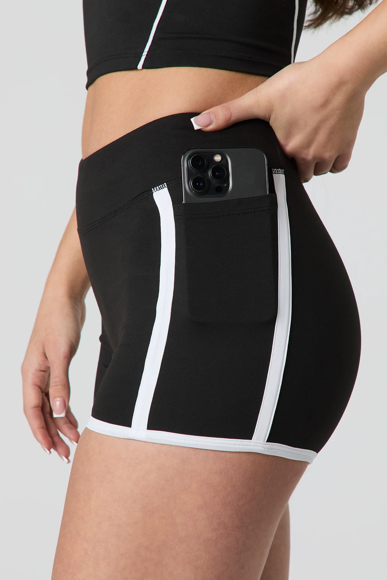 Sommer Ray Active Contrast Short - Image 8