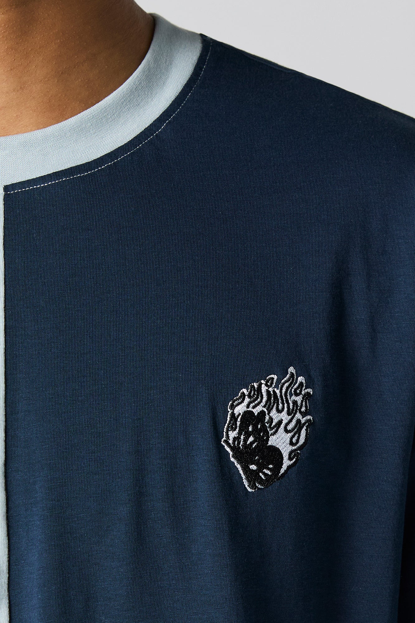 T-shirt deux tons à broderie - Image 16