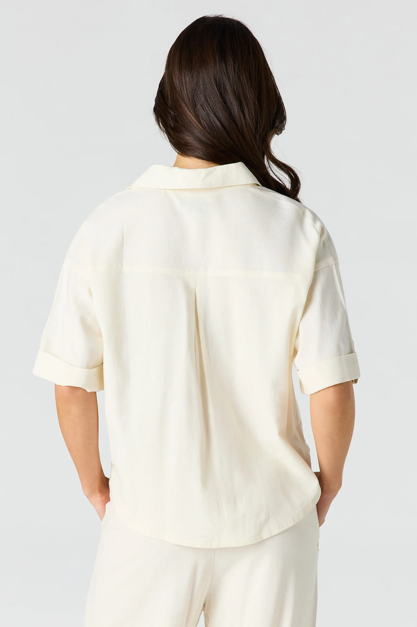 Linen-Blend Button-Up Collared Crop Top - Image 5