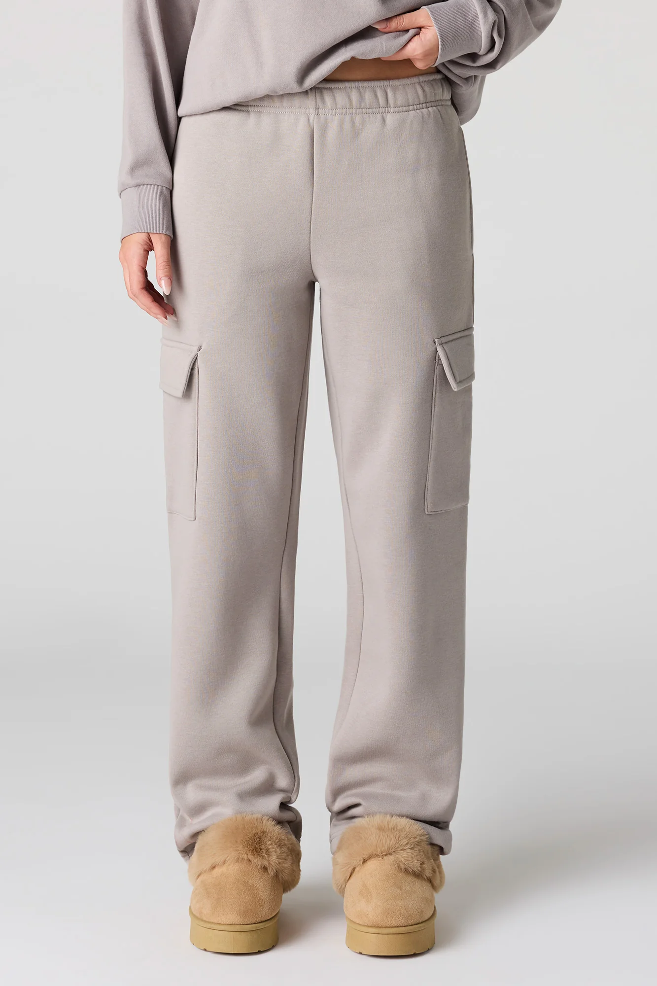 Solid Fleece Cargo Sweatpant - Image 11