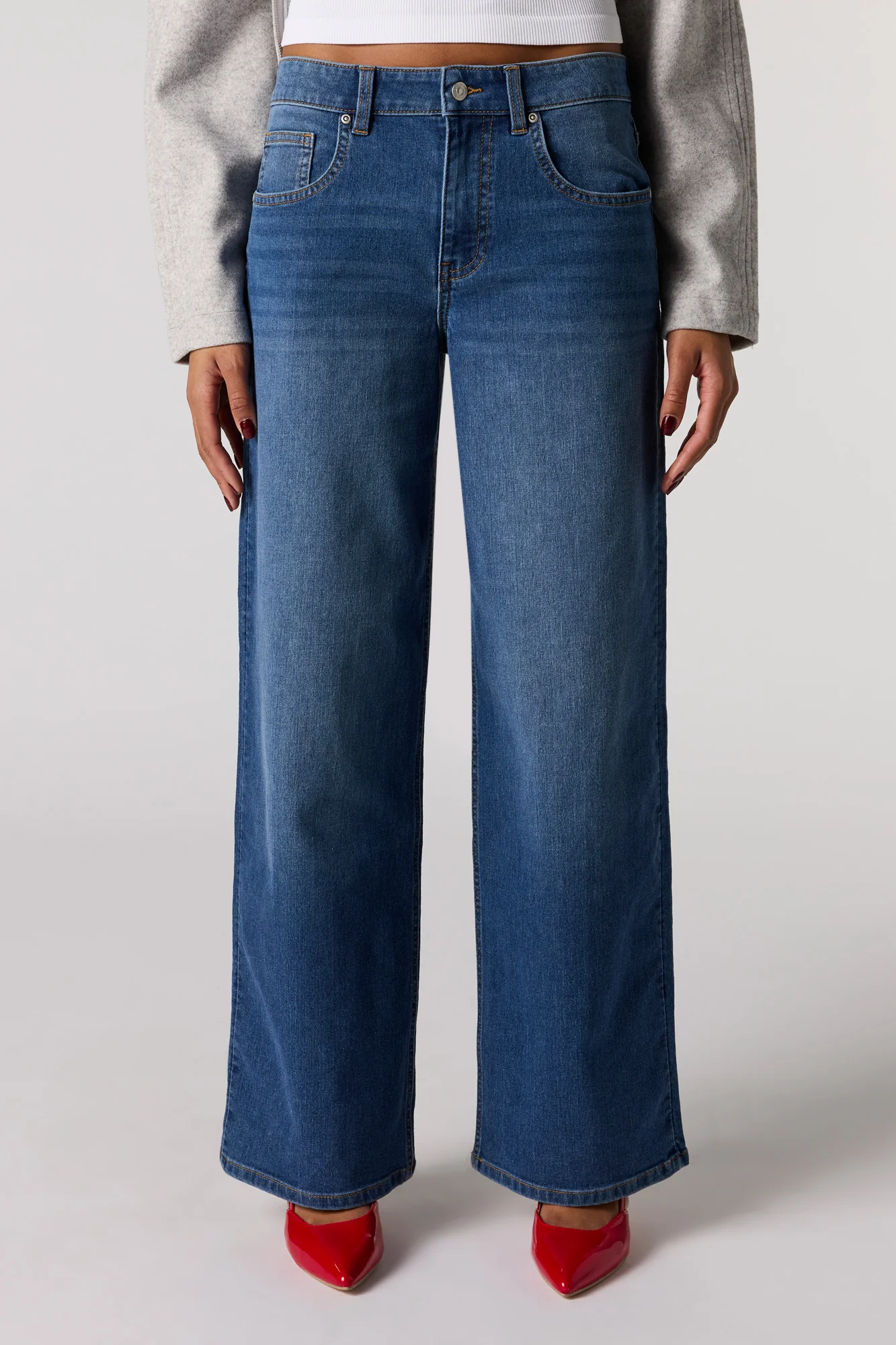 Low Rise Wide Leg Jean - Image 8