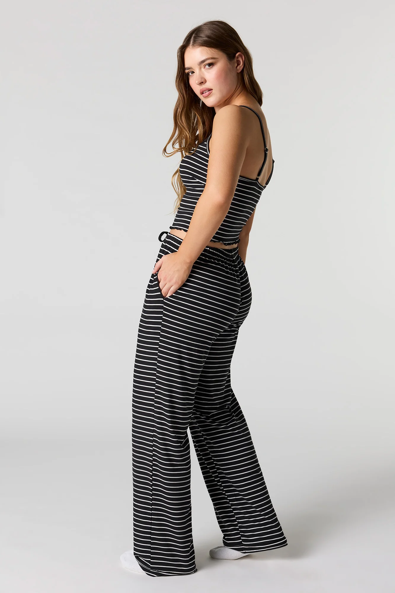 Lace V-Neck Tank & Pant Pajama Set - Image 8