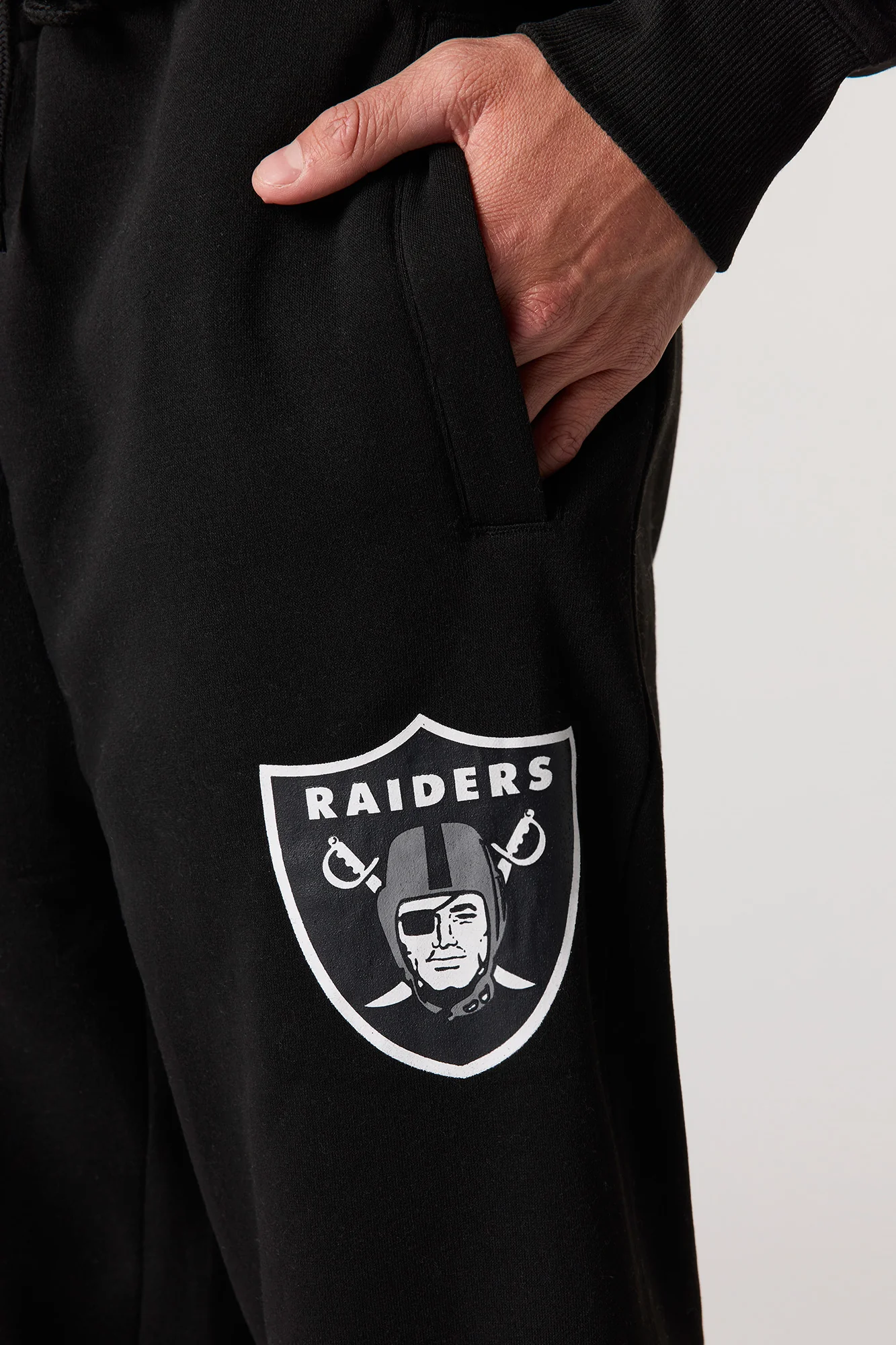 Las Vegas Raiders Football Graphic Fleece Jogger - Image 4